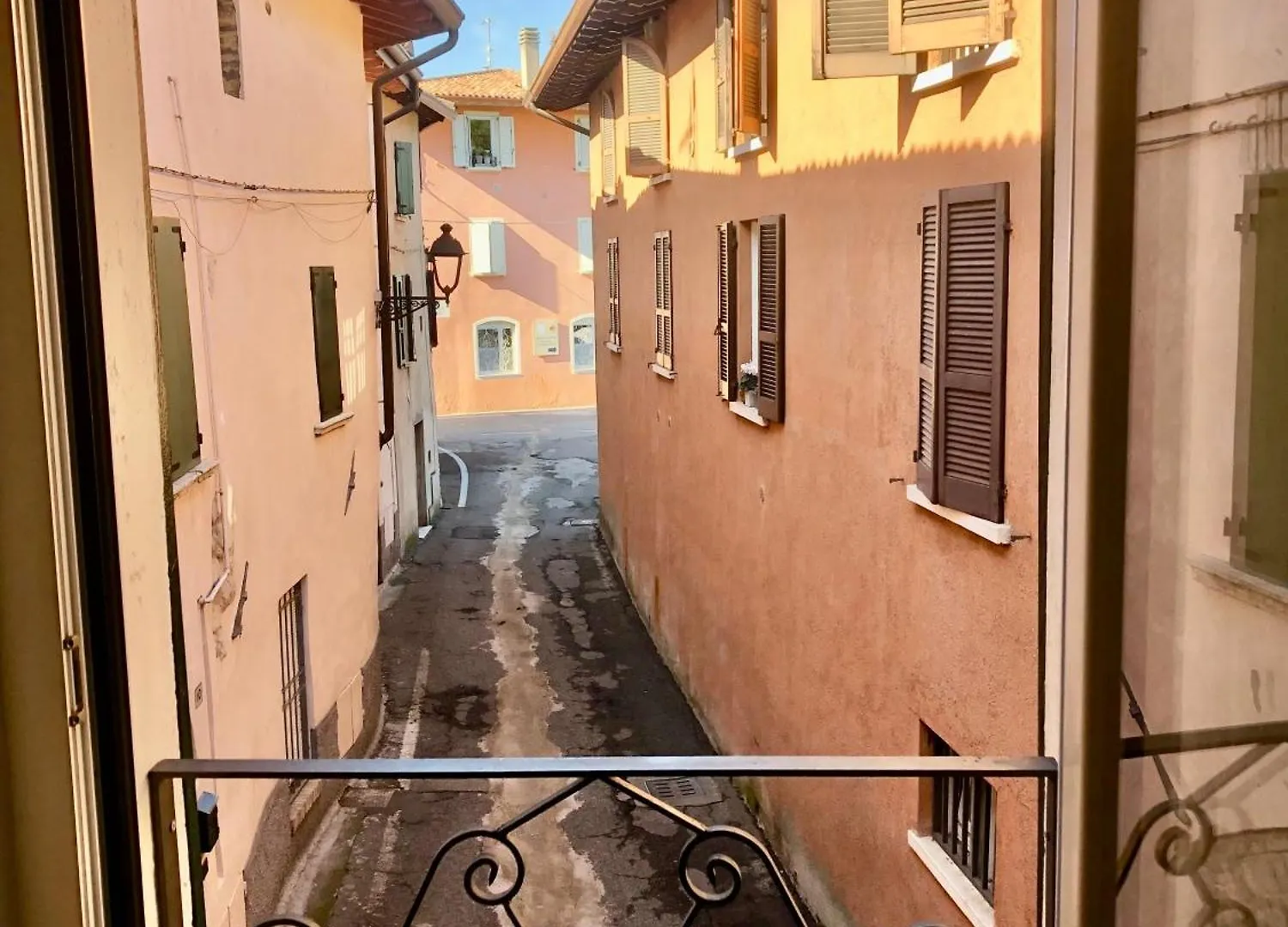 Il Volto Del Lago - Rooms&Apartments San Felice del Benaco 0*,  Italy