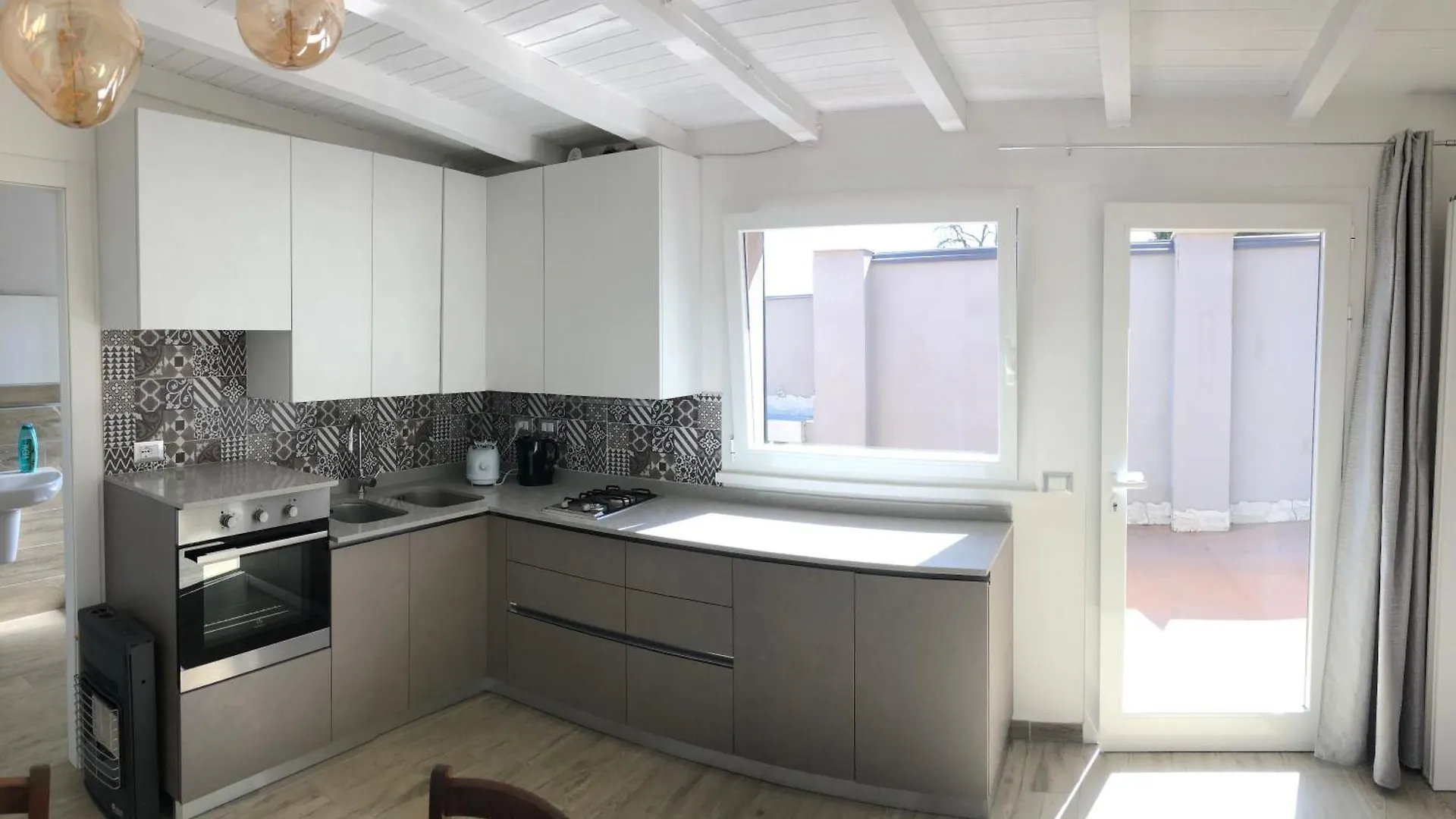 Il Volto Del Lago - Rooms&Apartments San Felice del Benaco 0*,  Italy